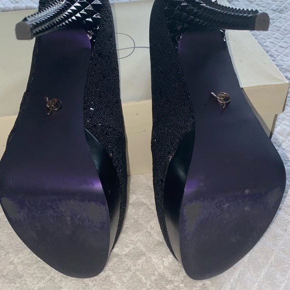 Rachel Roy black heels - Picture 6 of 7